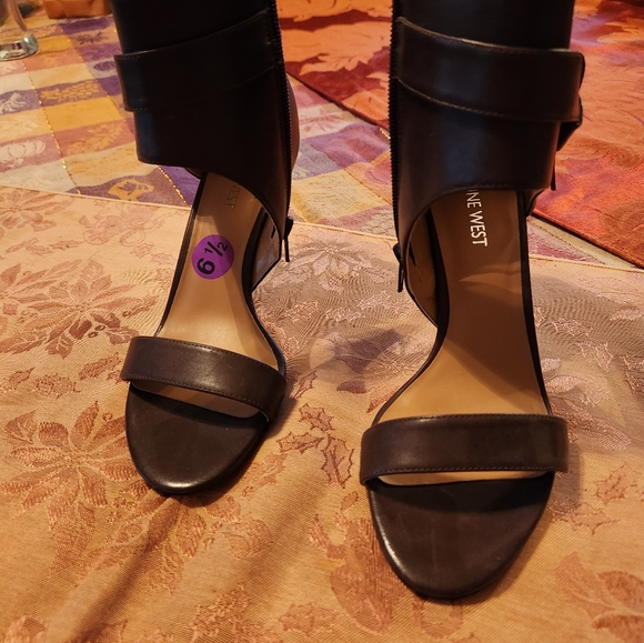 9 west heels - Picture 2 of 2